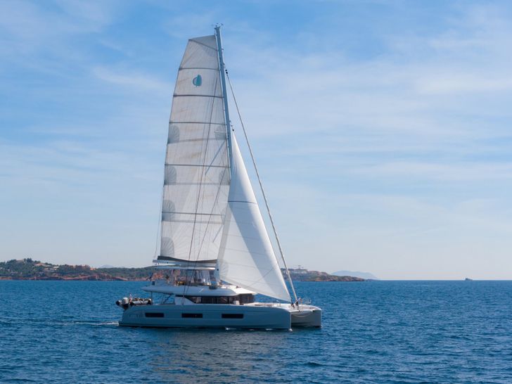 LADY M Lagoon 60 - profile LADY M Lagoon 60 - profile