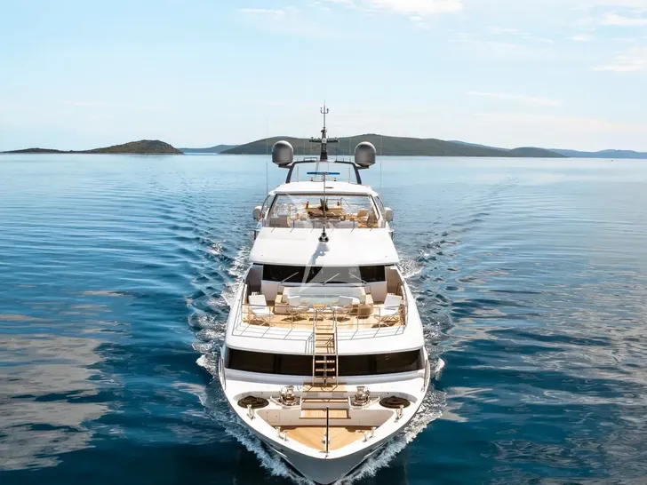 LADY MRD Benetti Crystal 140 - bow view LADY MRD Benetti Crystal 140 - bow view