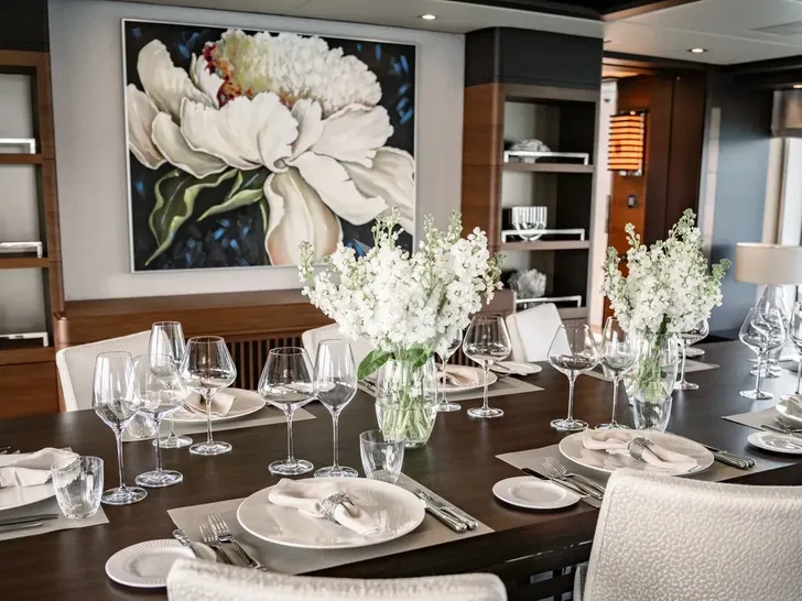 LADY MRD Benetti Crystal 140 - formal dining set up LADY MRD Benetti Crystal 140 - formal dining set up