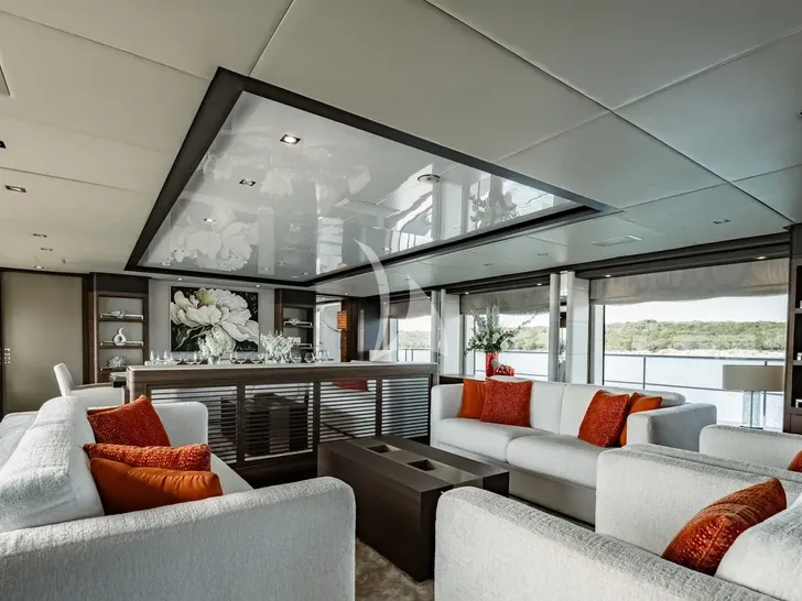 LADY MRD Benetti Crystal 140 - main saloon lounge LADY MRD Benetti Crystal 140 - main saloon lounge