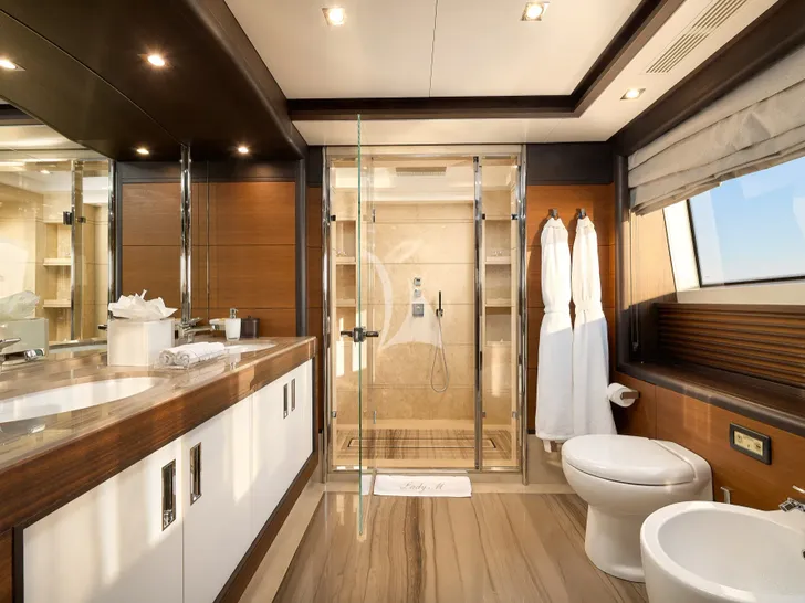 LADY MRD Benetti Crystal 140 - master cabin bathroom LADY MRD Benetti Crystal 140 - master cabin bathroom