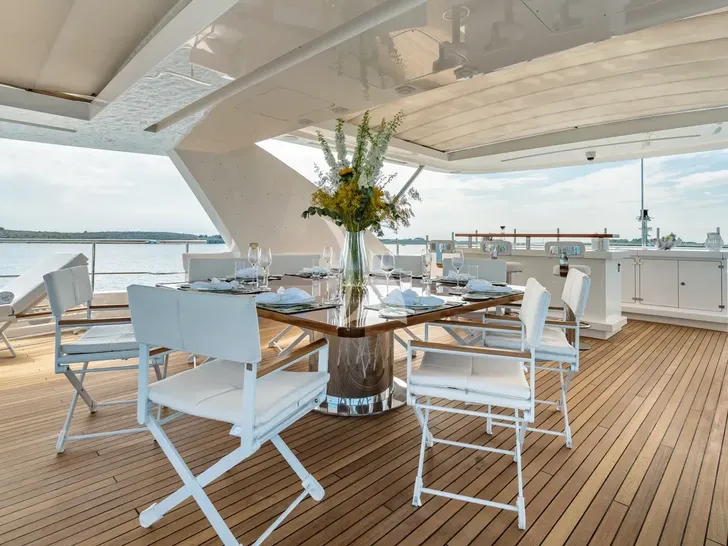 LADY MRD Benetti Crystal 140 - sundeck dining area LADY MRD Benetti Crystal 140 - sundeck dining area