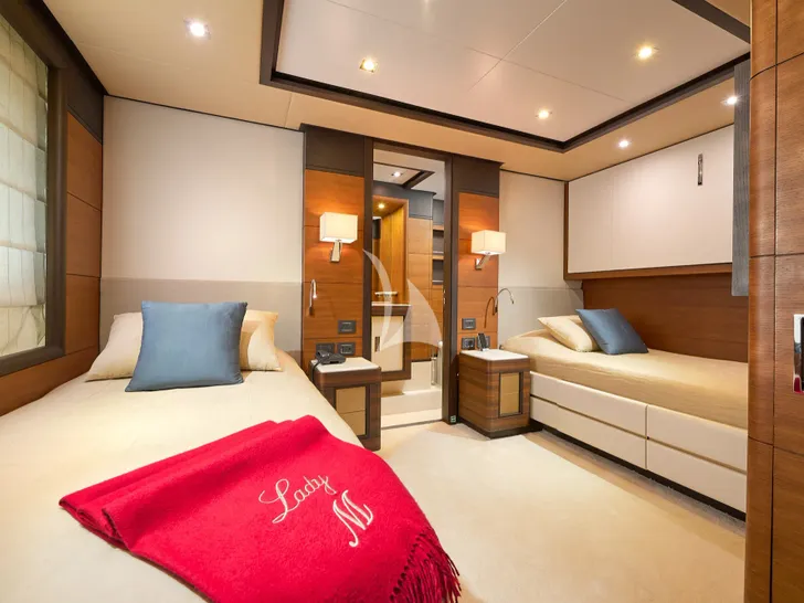 LADY MRD Benetti Crystal 140 - twin cabin 2 LADY MRD Benetti Crystal 140 - twin cabin 2