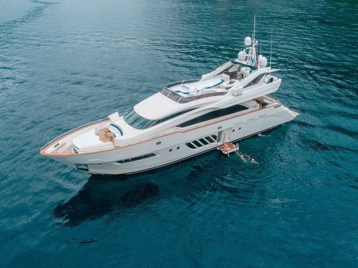 LADY MURA Dominator 29m - anchored LADY MURA Dominator 29m - anchored