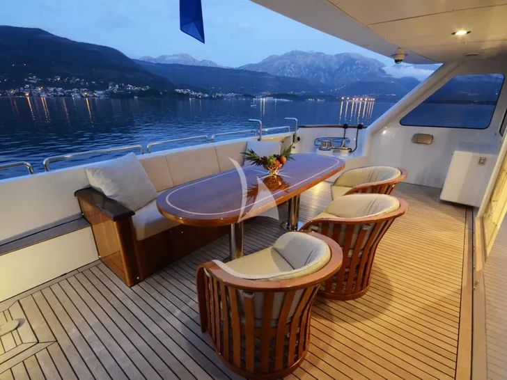 LADYSHIP Heesen 41m - main aft deck LADYSHIP Heesen 41m - main aft deck