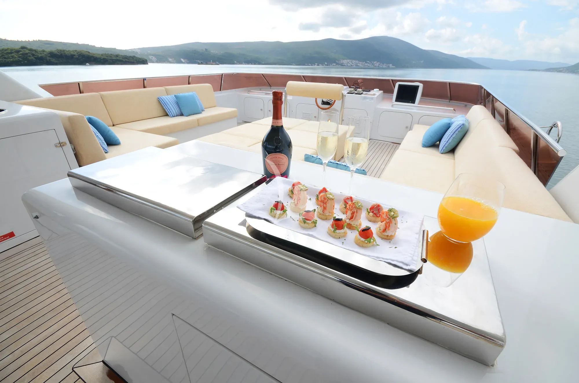 Charter Yacht LADYSHIP - Heesen 41m - 6 Cabins - Sibenik - Split - Hvar - Dubrovnik - Croatia - Kotor - Montenegro