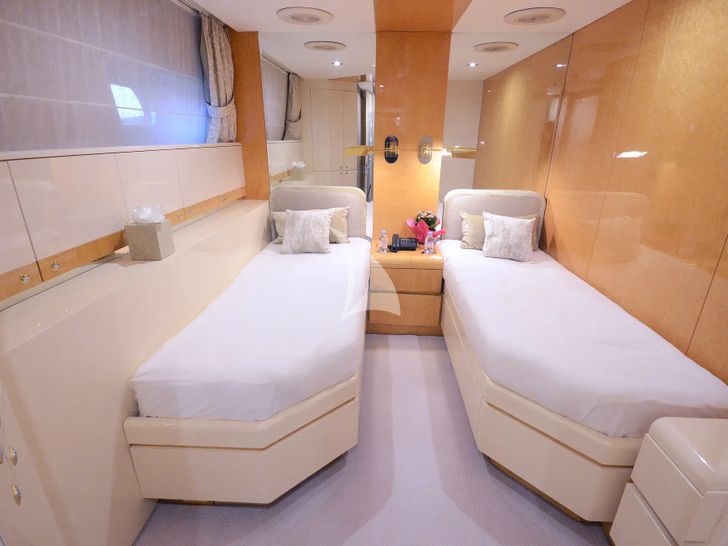 LADYSHIP Heesen 41m - twin cabin LADYSHIP Heesen 41m - twin cabin