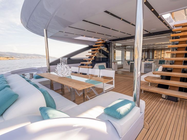 LAFAYETTE Amer 120 - aft deck LAFAYETTE Amer 120 - aft deck