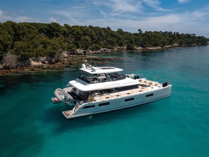 LA FREGATE Lagoon 630 - anchored LA FREGATE Lagoon 630 - anchored