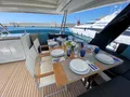 LA FREGATE Lagoon 630 - flybridge dining set up LA FREGATE Lagoon 630 - flybridge dining set up