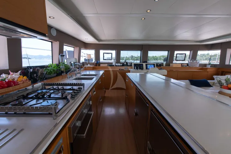 Charter Yacht LA FREGATE - Lagoon 630 - 4 Cabins - Toulon - Cannes- Antibes - Monaco