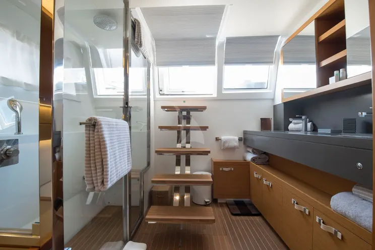 Charter Yacht LA FREGATE - Lagoon 630 - 4 Cabins - Toulon - Cannes- Antibes - Monaco