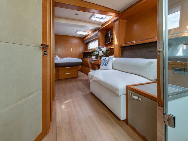 LA FREGATE Lagoon 630 - master cabin seating LA FREGATE Lagoon 630 - master cabin seating