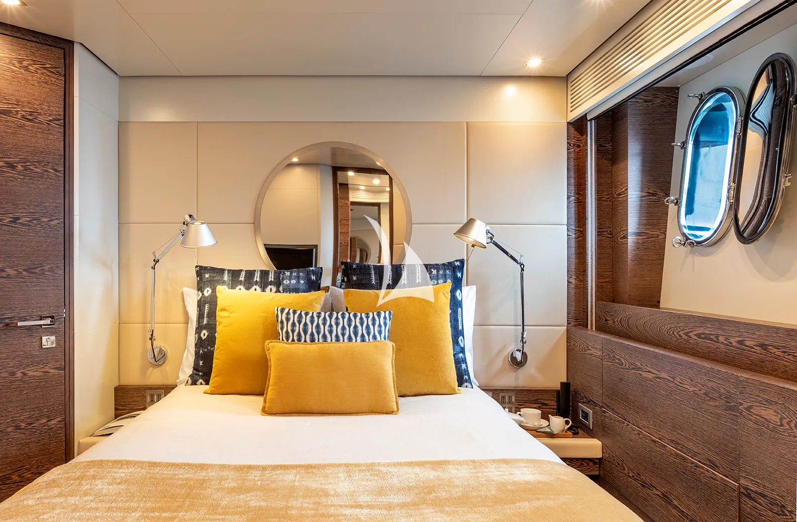 Charter Yacht LA GIOCONDA - Maiora 35DP - 5 Cabins - Golfe Juan - Cannes - St Tropez - Nice - Antibes - Monaco - French Riviera