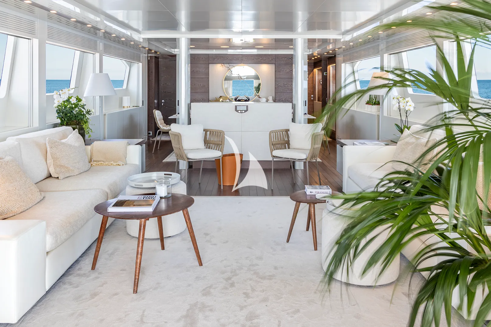 Charter Yacht LA GIOCONDA - Maiora 35DP - 5 Cabins - Golfe Juan - Cannes - St Tropez - Nice - Antibes - Monaco - French Riviera