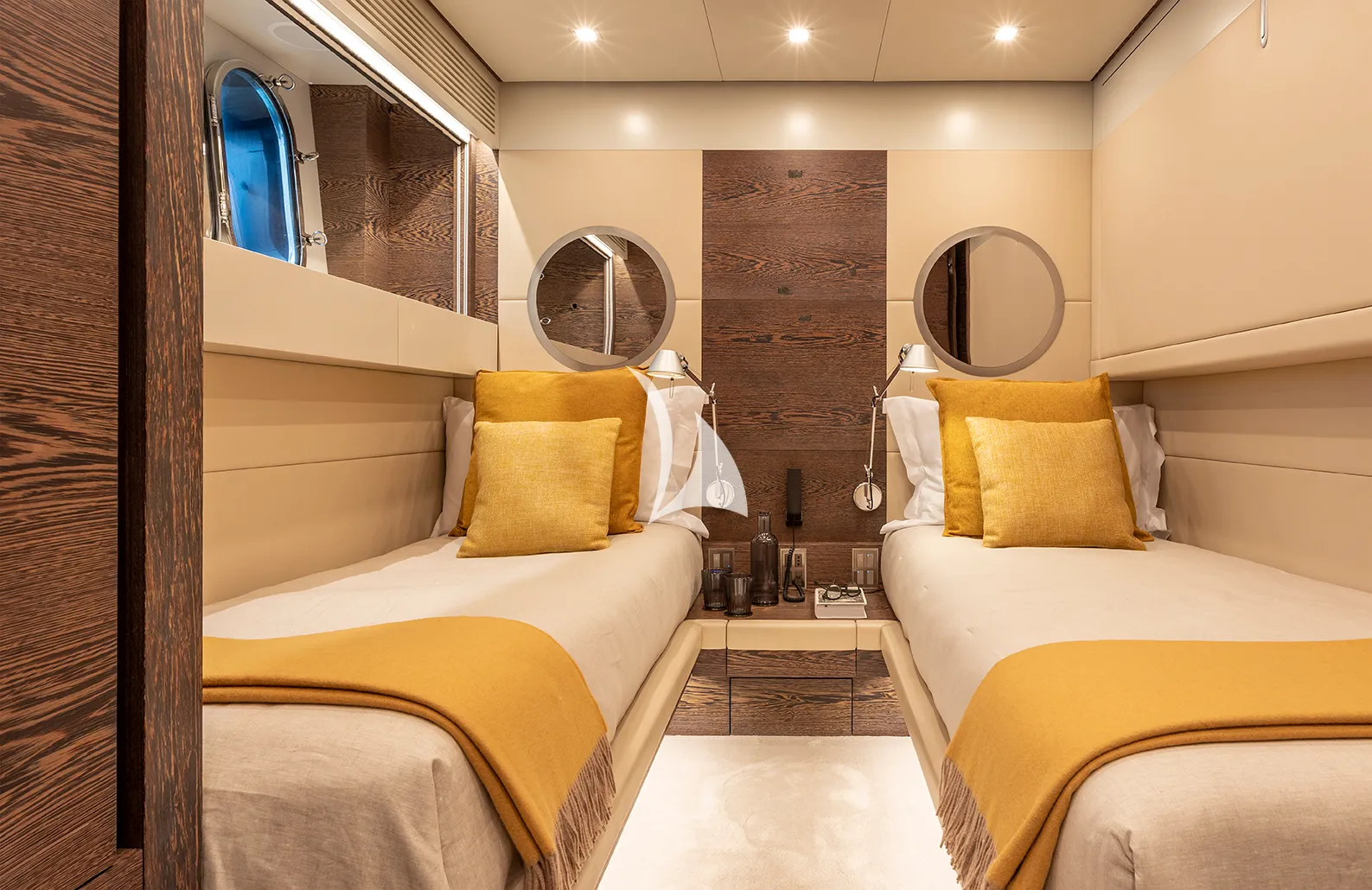 Charter Yacht LA GIOCONDA - Maiora 35DP - 5 Cabins - Golfe Juan - Cannes - St Tropez - Nice - Antibes - Monaco - French Riviera