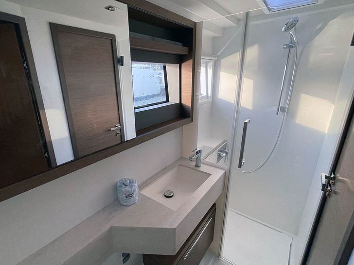 RAGNAROK Lagoon 50 - bathroom 4 RAGNAROK Lagoon 50 - bathroom 4