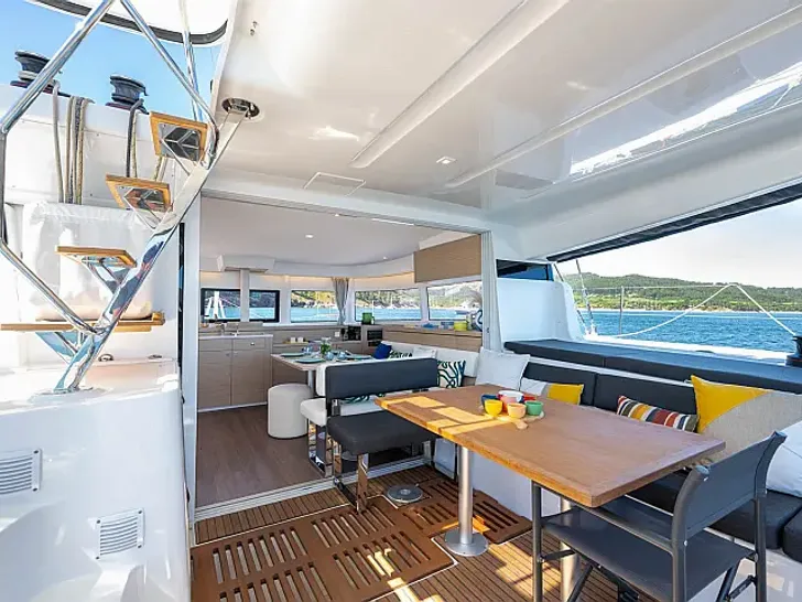 Lagoon 43 - aft alfresco dining area Lagoon 43 - aft alfresco dining area