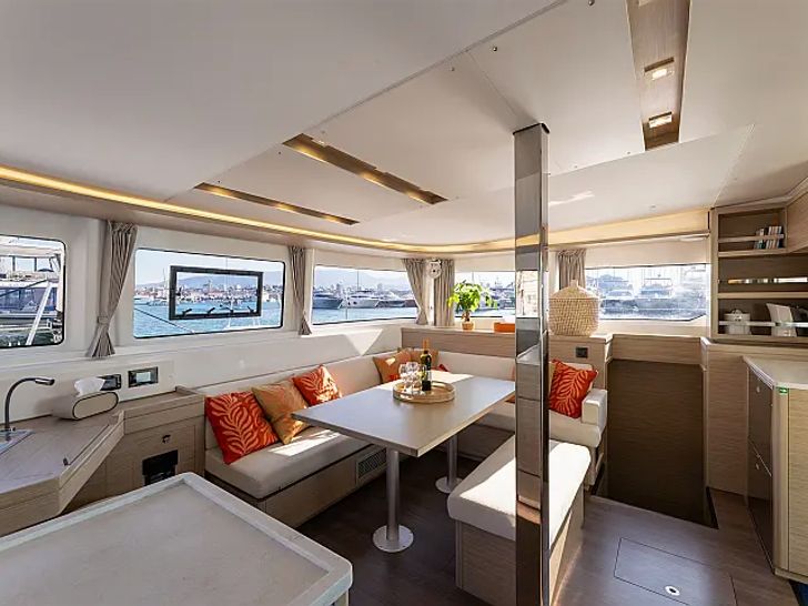 LAGOON 46 - saloon lounge and dining area LAGOON 46 - saloon lounge and dining area