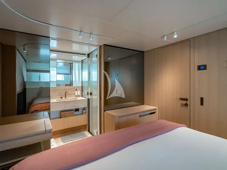 LAILA Sanlorenzo SD90 - VIP cabin 3 bathroom LAILA Sanlorenzo SD90 - VIP cabin 3 bathroom