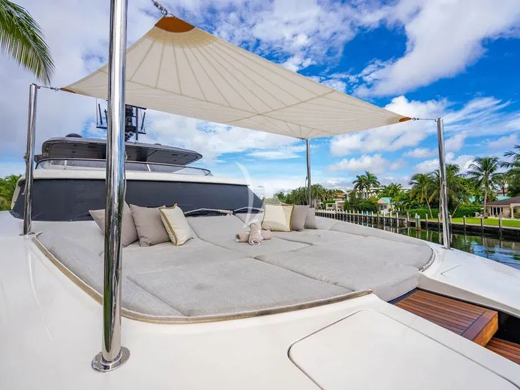 LAILA Sanlorenzo SD90 - foredeck sunbathing area LAILA Sanlorenzo SD90 - foredeck sunbathing area