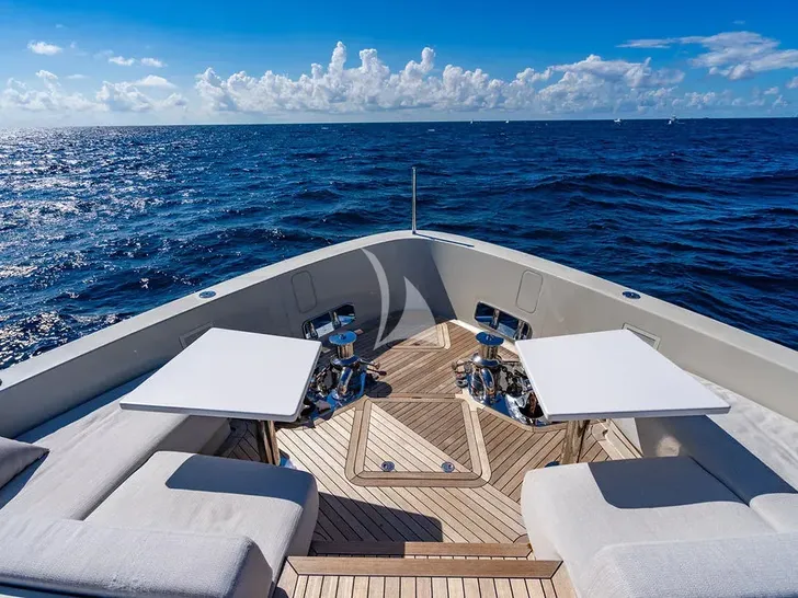 LAILA Sanlorenzo SD90 - foredeck LAILA Sanlorenzo SD90 - foredeck