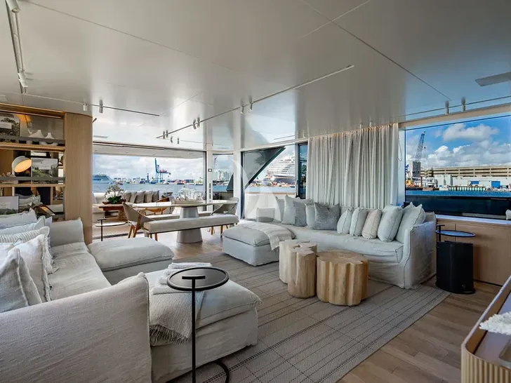 LAILA Sanlorenzo SD90 - main saloon lounge LAILA Sanlorenzo SD90 - main saloon lounge