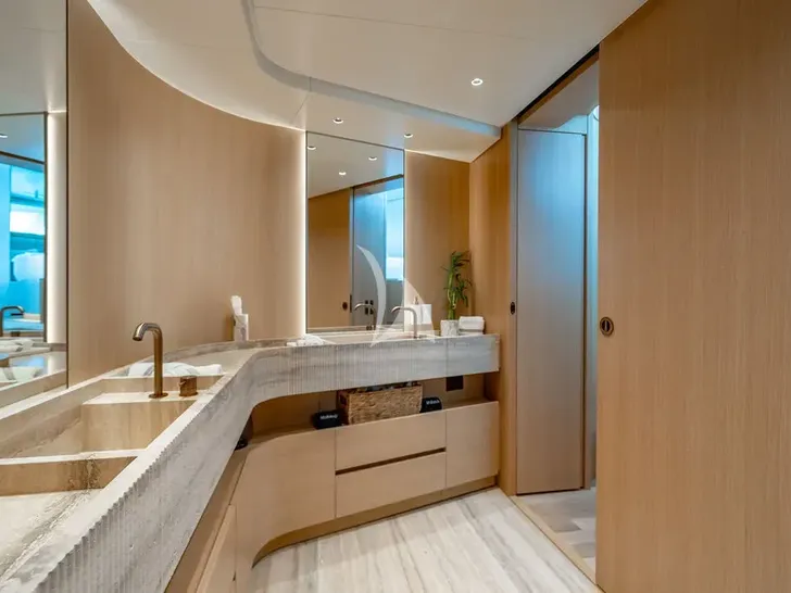 LAILA Sanlorenzo SD90 - master cabin bathroom vanity LAILA Sanlorenzo SD90 - master cabin bathroom vanity