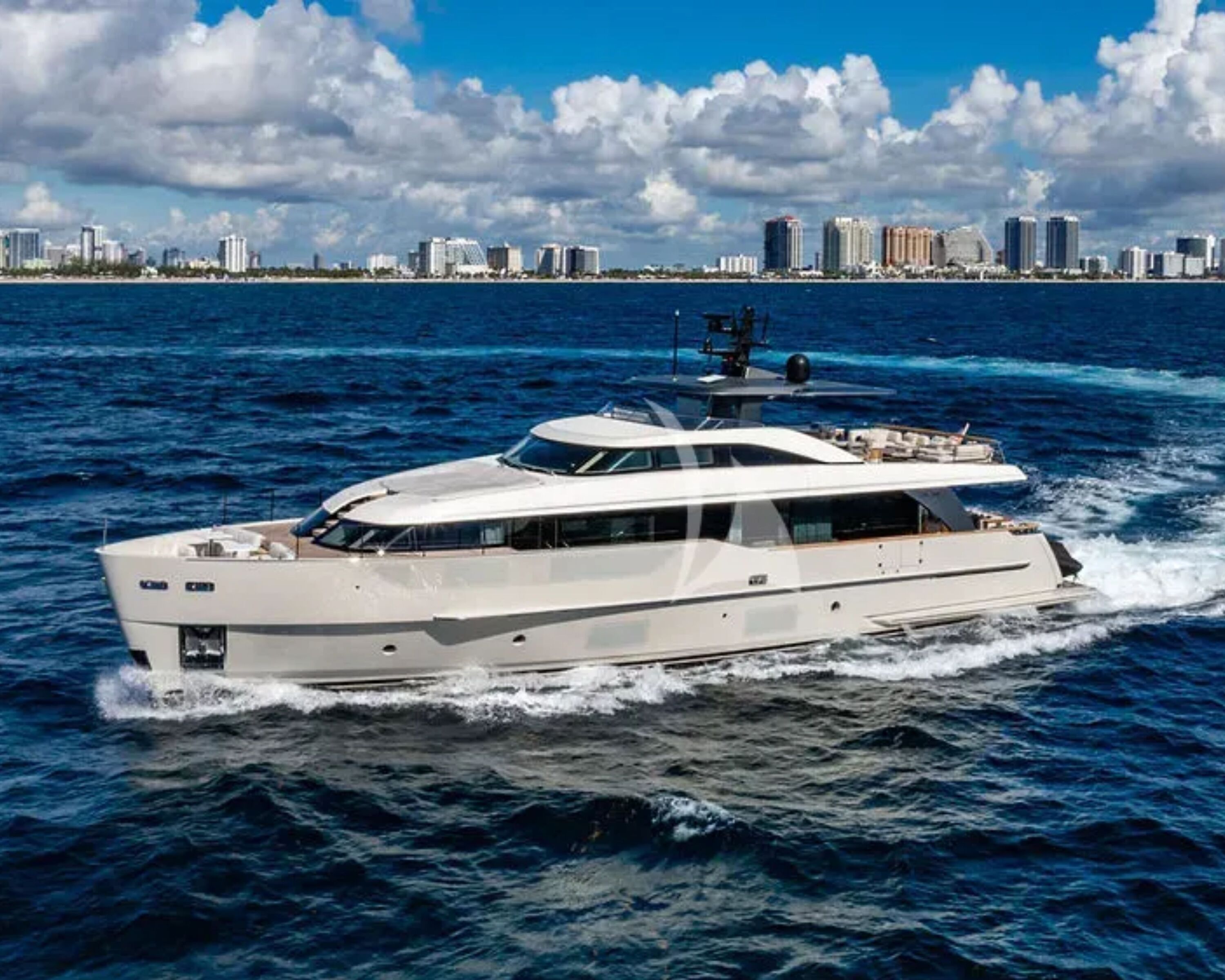 LAILA Sanlorenzo SD90 - profile