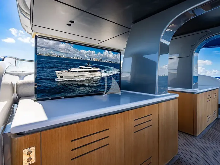 LAILA Sanlorenzo SD90 - sundeck TV LAILA Sanlorenzo SD90 - sundeck TV