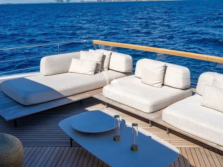 LAILA Sanlorenzo SD90 - sundeck lounge LAILA Sanlorenzo SD90 - sundeck lounge