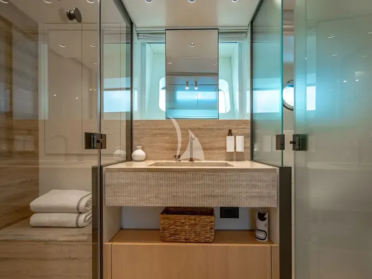 LAILA Sanlorenzo SD90 - twin cabin bathroom LAILA Sanlorenzo SD90 - twin cabin bathroom