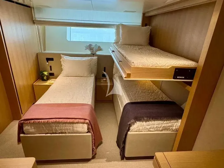 LAILA Sanlorenzo SD90 - twin cabin with a Pullman bed LAILA Sanlorenzo SD90 - twin cabin with a Pullman bed