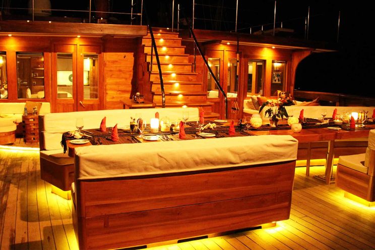 Charter Yacht LAMIMA - Phinisi 65m - 7 Cabins - Labuan Bajo - Komodo - Sorong - Raja Ampat - Indonesia