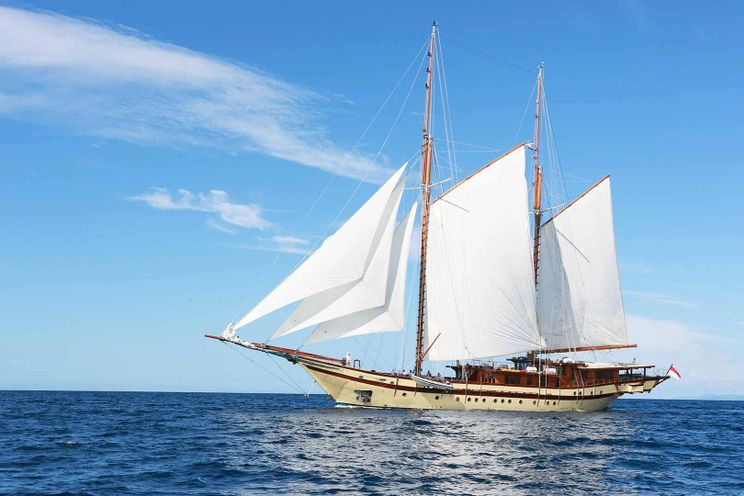 Charter Yacht LAMIMA - Phinisi 65m - 7 Cabins - Labuan Bajo - Komodo - Sorong - Raja Ampat - Indonesia