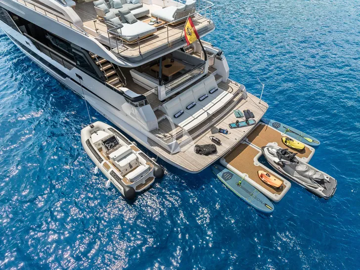 LA MOROCHA Ferretti 1000 - aft shot with the water toys LA MOROCHA Ferretti 1000 - aft shot with the water toys