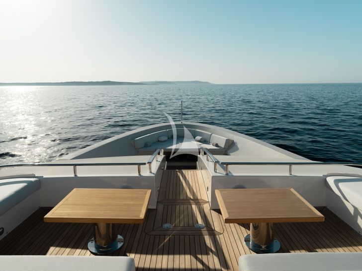 LANCE Sanlorenzo SD126 foredeck lounge LANCE Sanlorenzo SD126 foredeck lounge