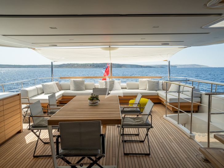 LANCE Sanlorenzo SD126 sky deck lounging and dining area LANCE Sanlorenzo SD126 sky deck lounging and dining area