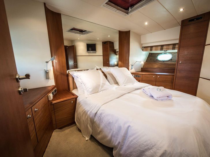 LAOUEN Couach 22m - VIP cabin LAOUEN Couach 22m - VIP cabin