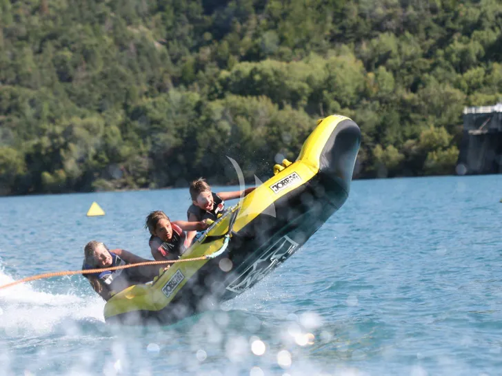 LAOUEN Couach 22m - kids using the towables LAOUEN Couach 22m - kids using the towables