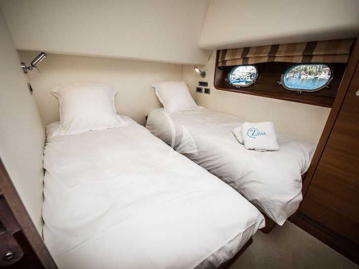 LAOUEN Couach 22m - twin cabin LAOUEN Couach 22m - twin cabin