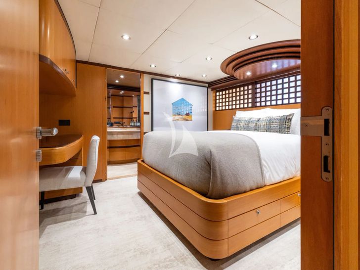 LAST CALL Intermarine 132 - VIP cabin 1 LAST CALL Intermarine 132 - VIP cabin 1