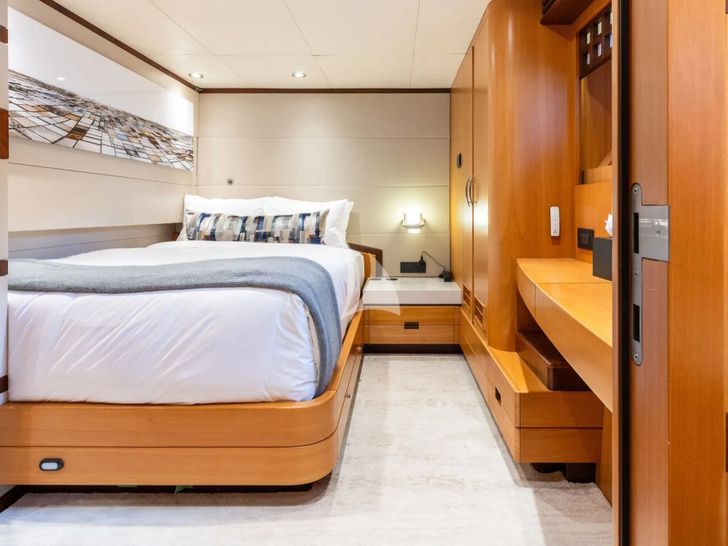 LAST CALL Intermarine 132 - VIP cabin 2 LAST CALL Intermarine 132 - VIP cabin 2