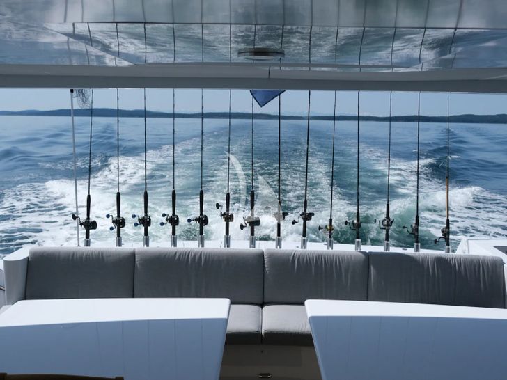LAST CALL Intermarine 132 - aft deck with fishing rods LAST CALL Intermarine 132 - aft deck with fishing rods