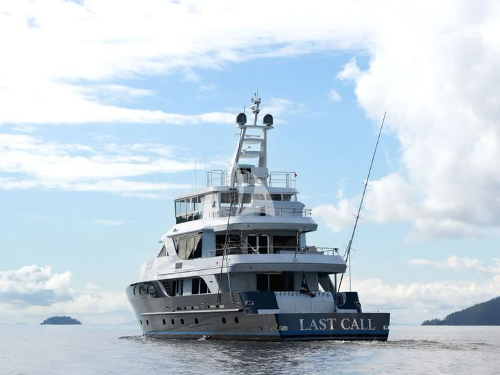 LAST CALL Intermarine 132 - aft shot LAST CALL Intermarine 132 - aft shot