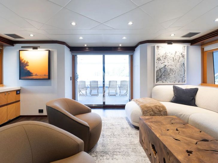LAST CALL Intermarine 132 - main saloon seating LAST CALL Intermarine 132 - main saloon seating