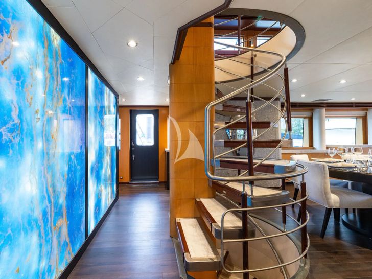 LAST CALL Intermarine 132 - staircase to the sky lounge LAST CALL Intermarine 132 - staircase to the sky lounge