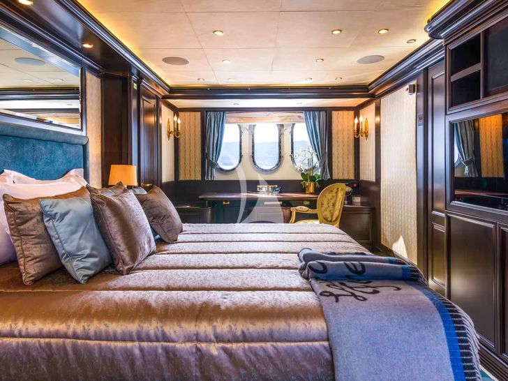 LA STELLA DEI MARI Timmerman Yachts 33m - master cabin other angle LA STELLA DEI MARI Timmerman Yachts 33m - master cabin other angle