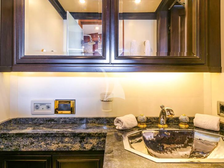 LA STELLA DEI MARI Timmerman Yachts 33m - twin cabin 2 bathroom LA STELLA DEI MARI Timmerman Yachts 33m - twin cabin 2 bathroom