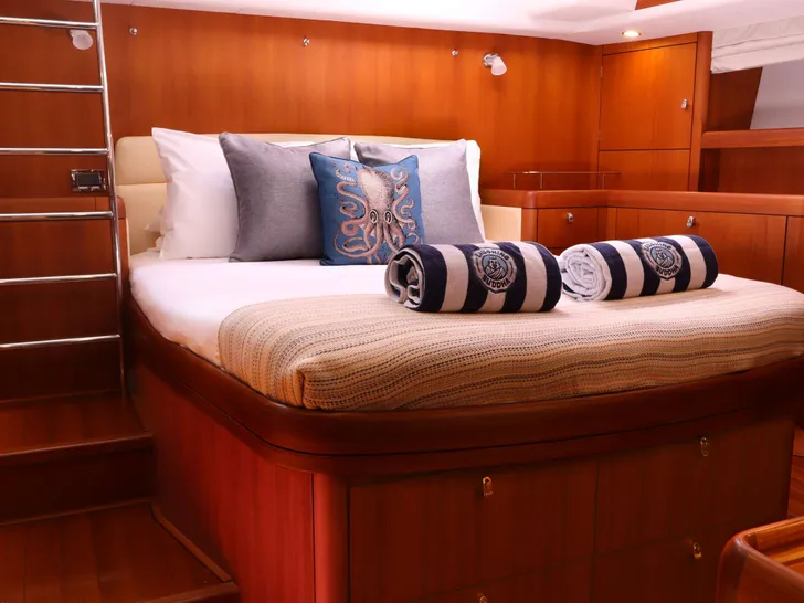 LAUGHING BUDDA Oyster 655 - master cabin LAUGHING BUDDA Oyster 655 - master cabin